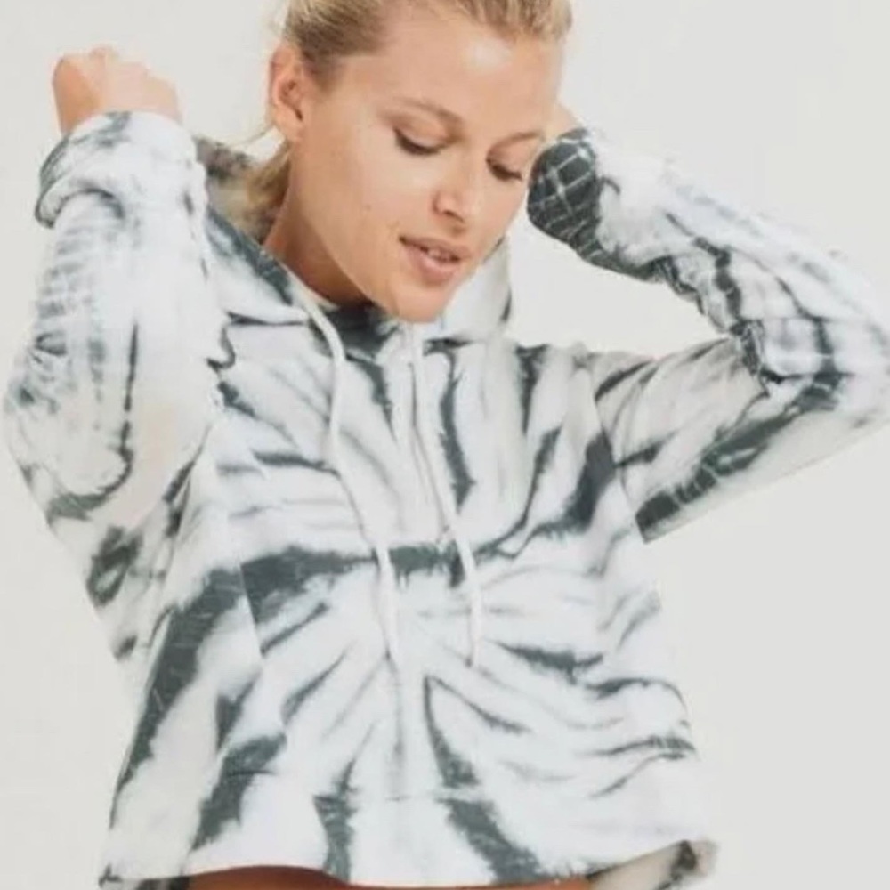 Mono B tye die hoodie!